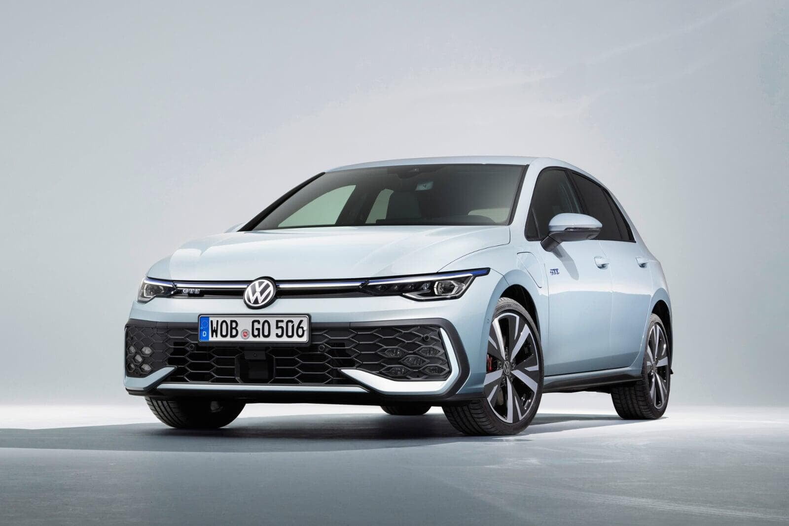 Golf PHEV models added to MK8.5 range